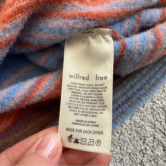 Aritzia Wilfred Free Striped Hush Knit Turtleneck Sweater - Picture 5 of 7